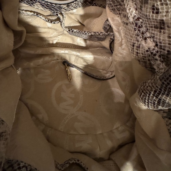 Michael Kors’s tote - Picture 12 of 12